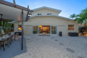 Harbor Hideaway 4bedroom 3Bathrooms Waterfront-Indoor Pool Home
